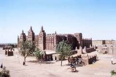 Mli-110-Djenne-19.02.00-Moske-Djenne-februar-2000